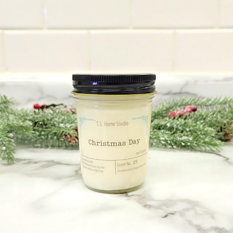 Christmas Day 8 oz Candle